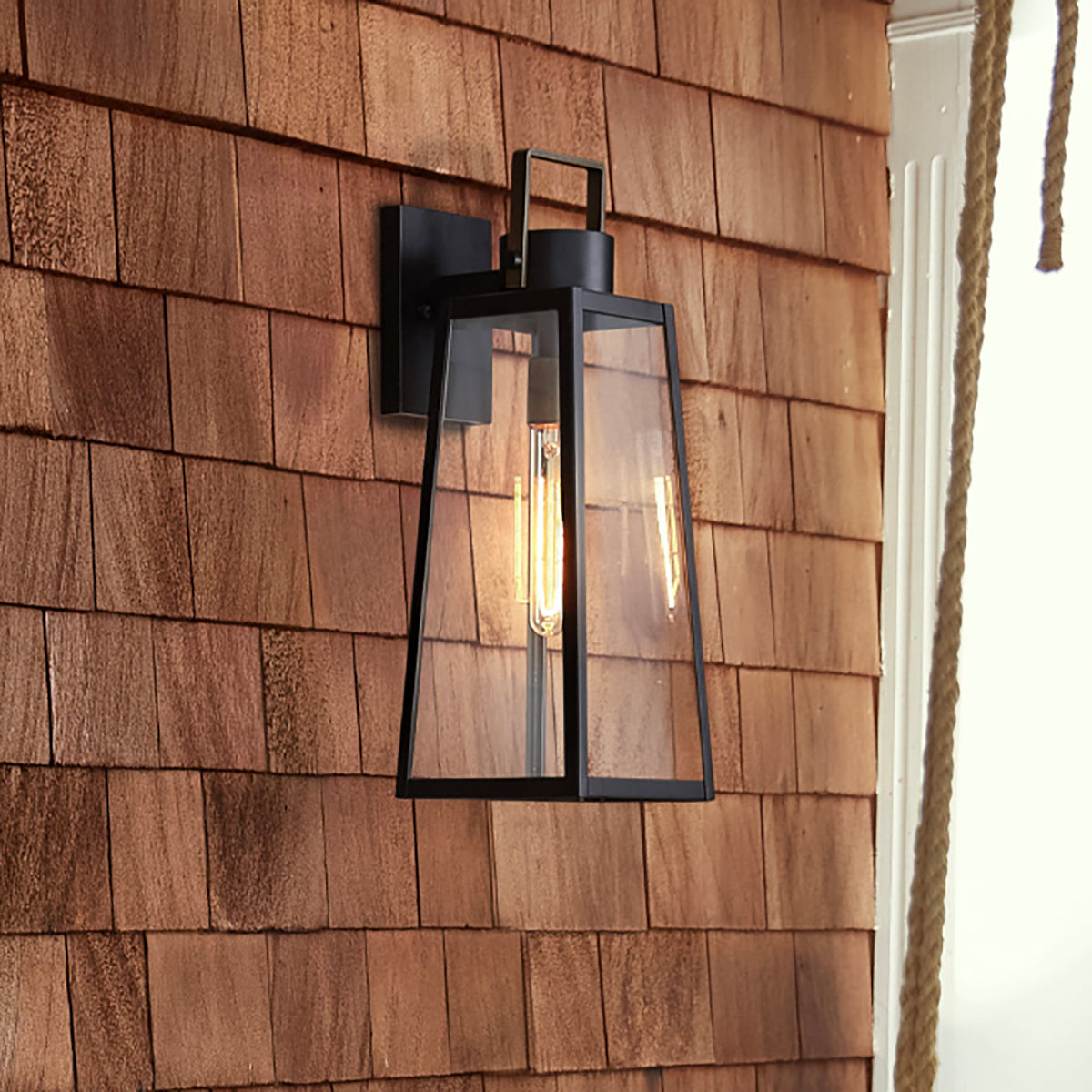 Hugh 1L wall lantern - 82000BK